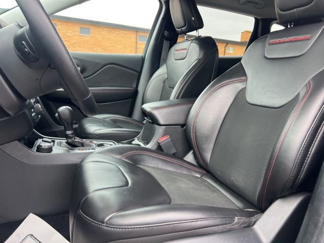 Used 2020 Jeep Cherokee Trailhawk w/ Cold Weather Group image 20