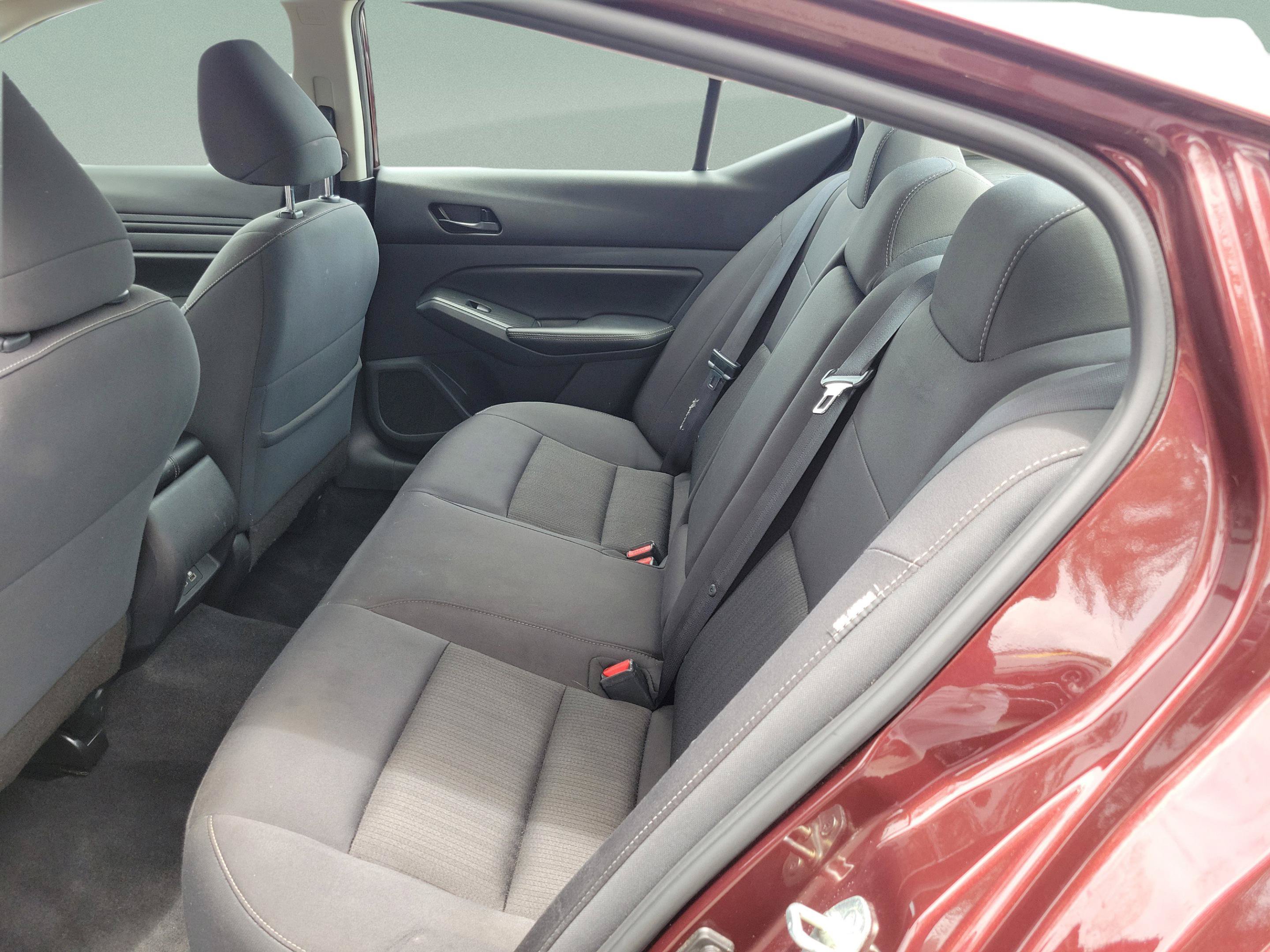 Used 2024 Nissan Altima 2.5 SV FWD image 13