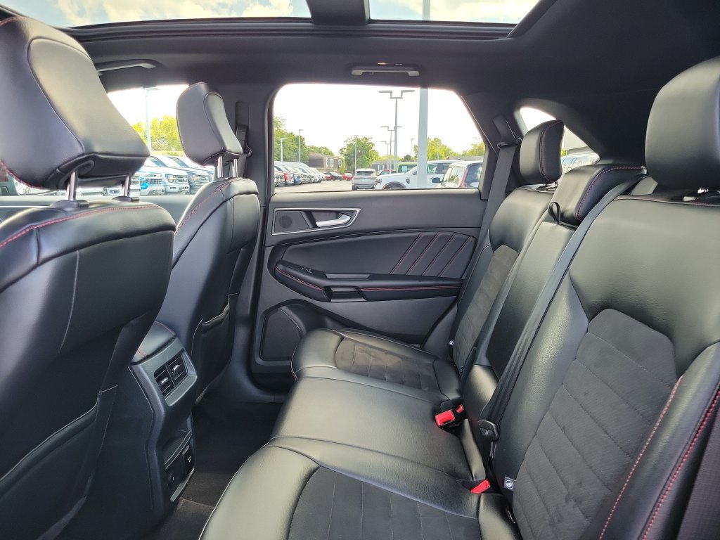 Certified 2024 Ford Edge ST-Line AWD/4WD image 16