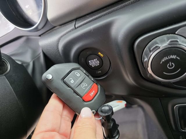 Used 2023 Jeep Wrangler Unlimited w/ Cold Weather Group AWD/4WD image 18