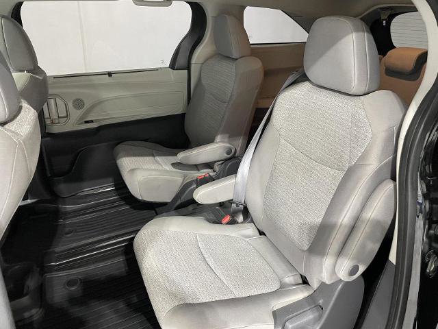 Used 2021 Toyota Sienna LE w/ LE Plus Package image 20