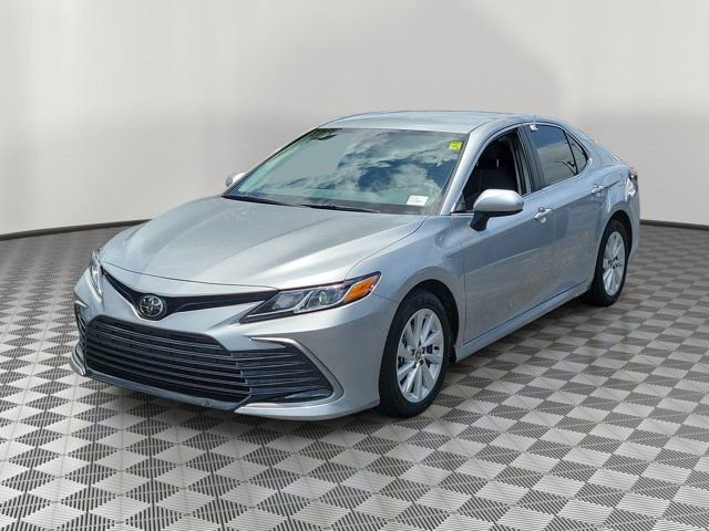 Used 2024 Toyota Camry LE FWD image 3