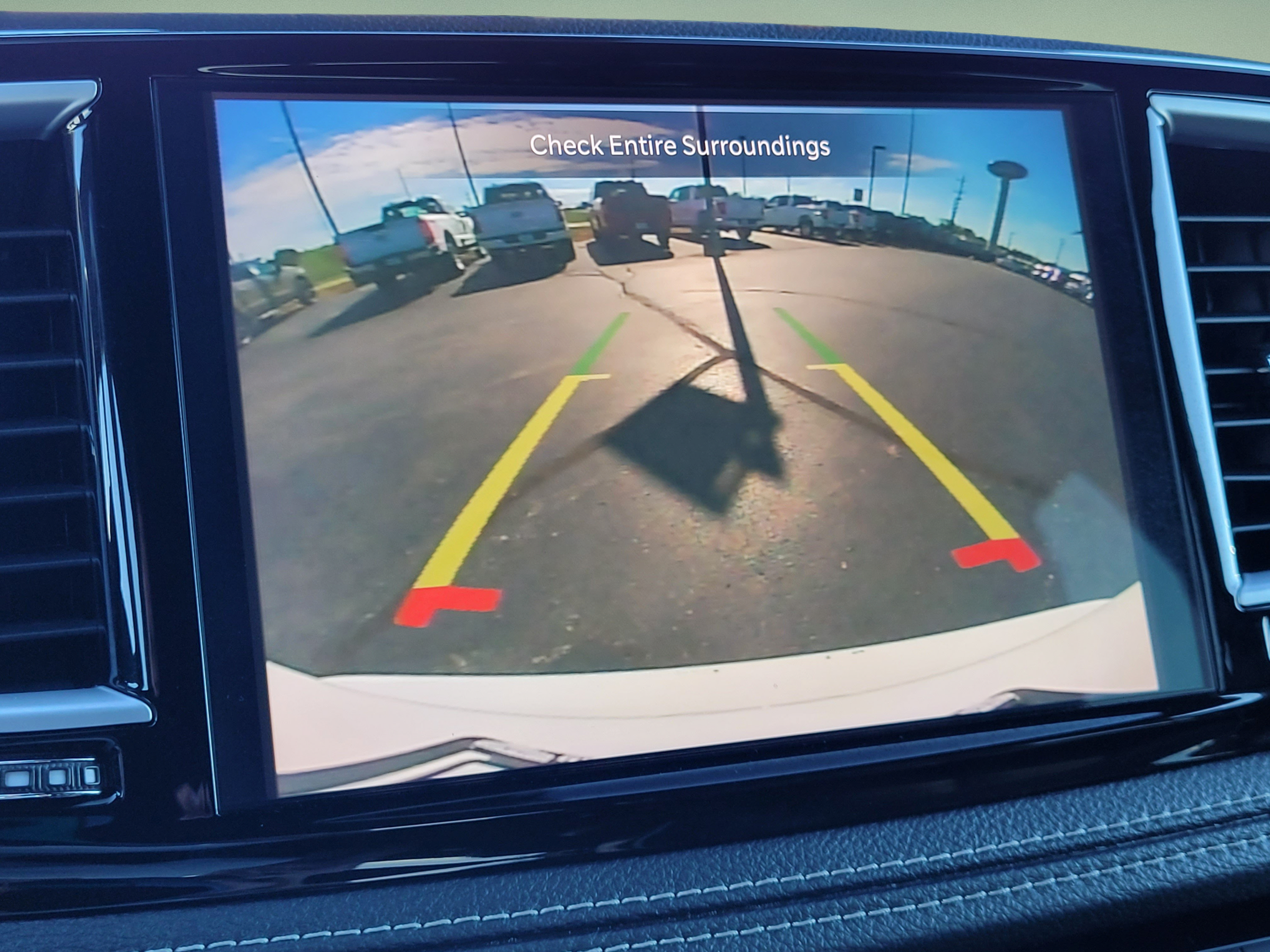 Used 2025 Chrysler Pacifica Limited FWD image 20