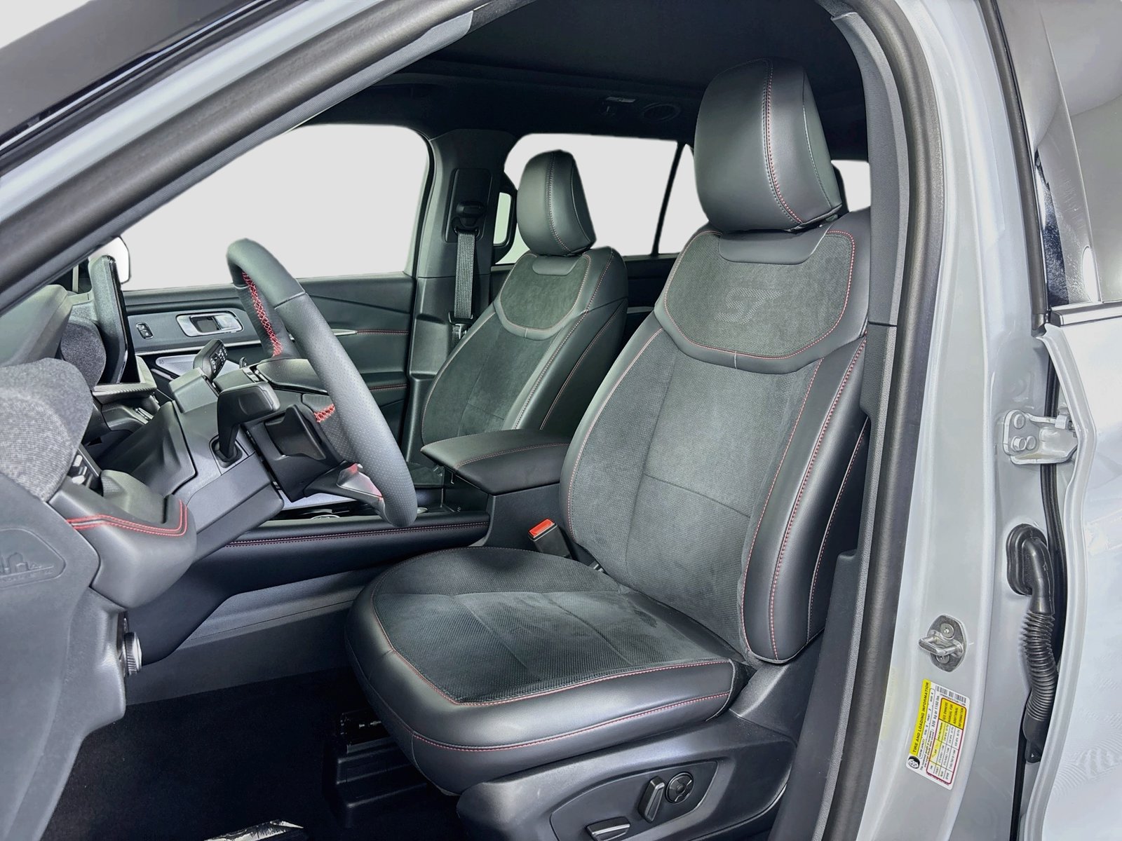 Certified 2026 Ford Explorer ST AWD/4WD image 22