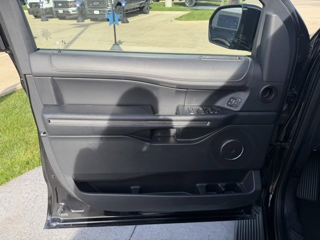 Certified 2024 Ford Expedition Max XLT image 10