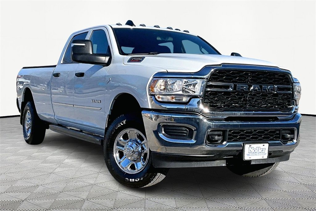 Used 2024 RAM 2500 Tradesman w/ Chrome Appearance Group image 12