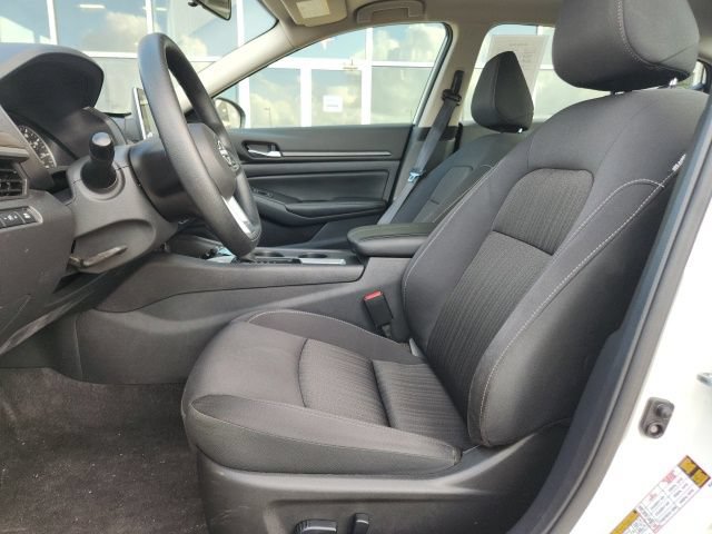 Used 2025 Nissan Altima 2.5 SV FWD image 23