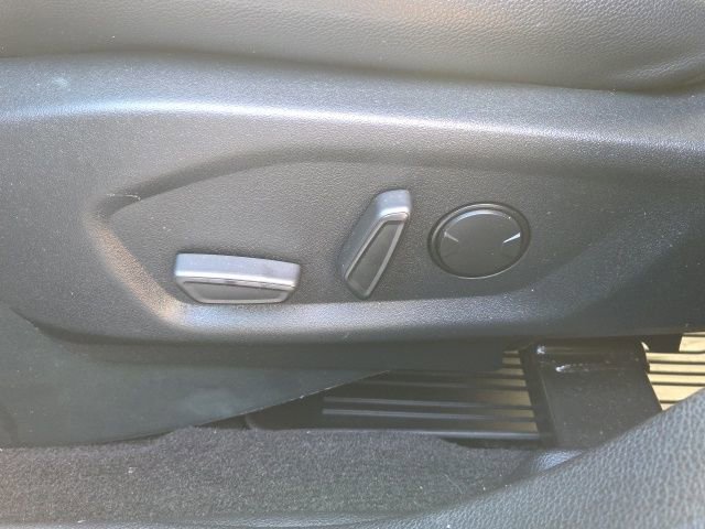 Certified 2019 Ford Explorer XLT w/ Equipment Group 202A image 26