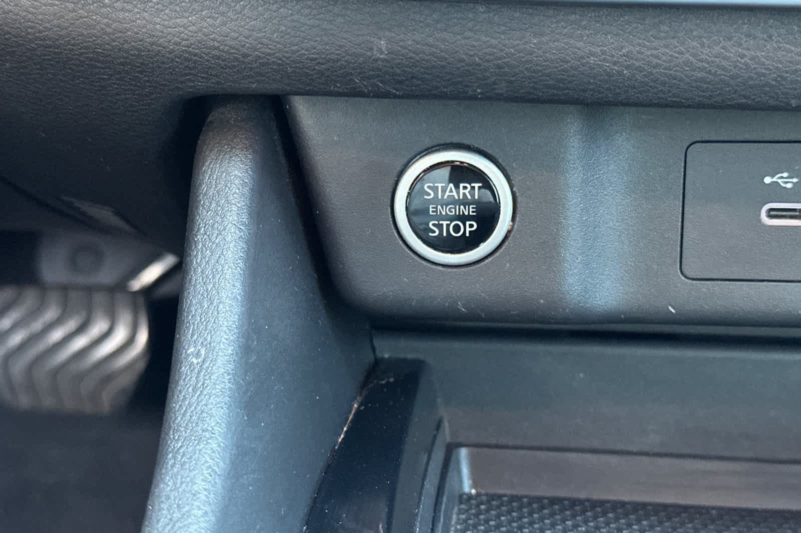 Used 2023 Nissan Rogue SV AWD/4WD image 23