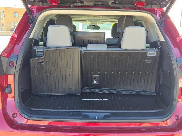 Used 2021 Toyota Highlander XLE image 17