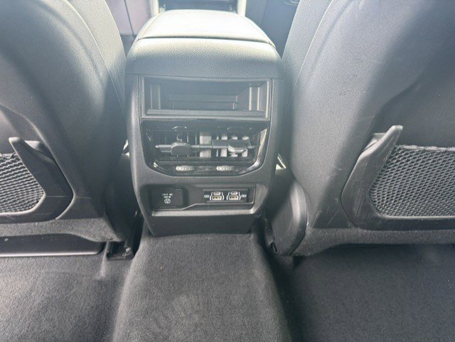 Used 2023 Jeep Grand Cherokee Altitude AWD/4WD image 29