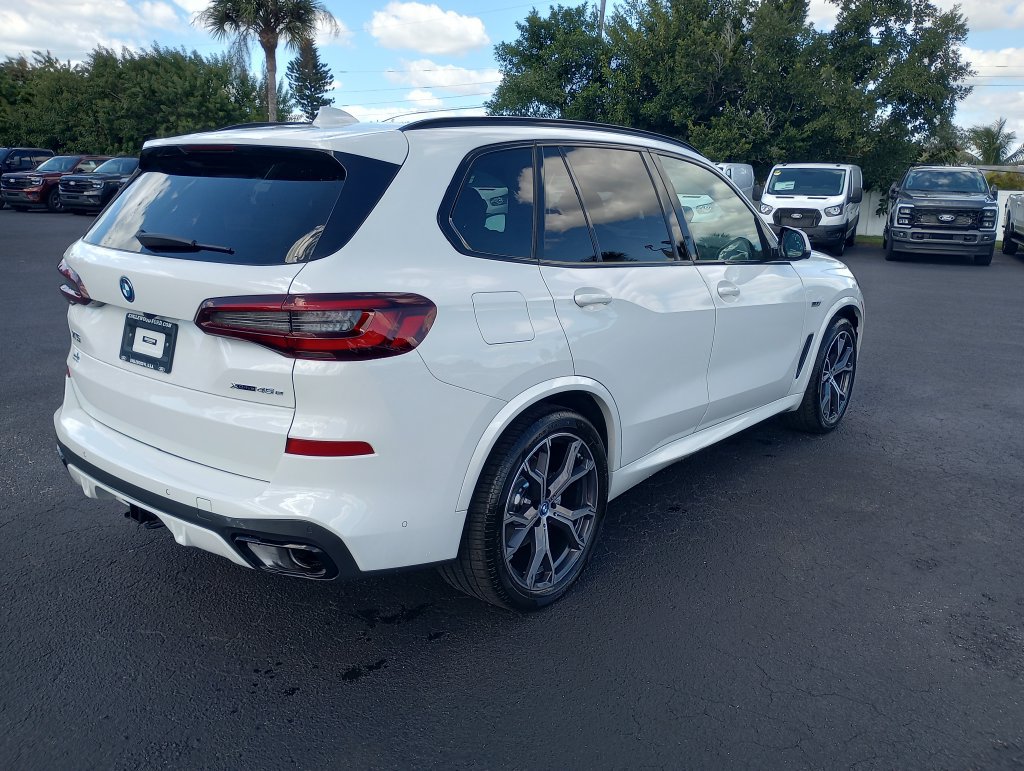Used 2023 BMW X5 xDrive45e w/ Executive Package AWD/4WD image 7