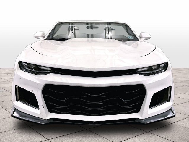 Used 2022 Chevrolet Camaro LT RWD image 3