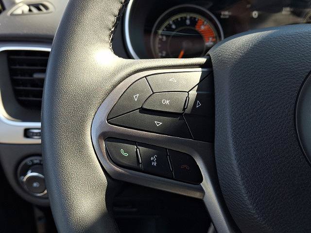 Used 2022 Jeep Cherokee Latitude Lux w/ Sun & Sound Group AWD/4WD image 21
