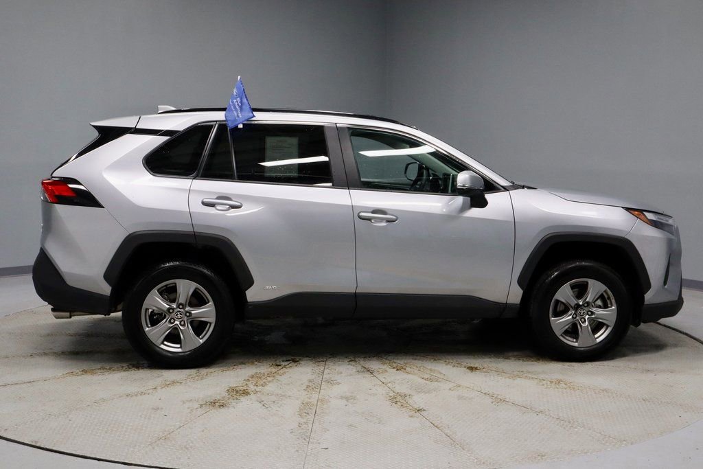 Used 2025 Toyota RAV4 XLE image 6