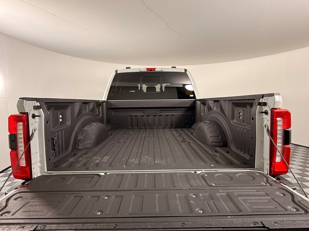 Certified 2025 Ford F350 Lariat w/ Lariat Ultimate Package AWD/4WD image 13