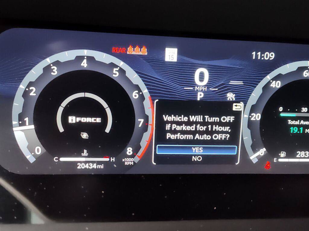 Used 2025 Toyota Tacoma TRD Sport AWD/4WD image 4