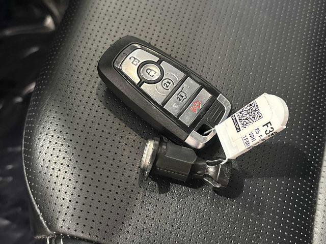 Certified 2025 Ford Escape Platinum AWD/4WD image 32