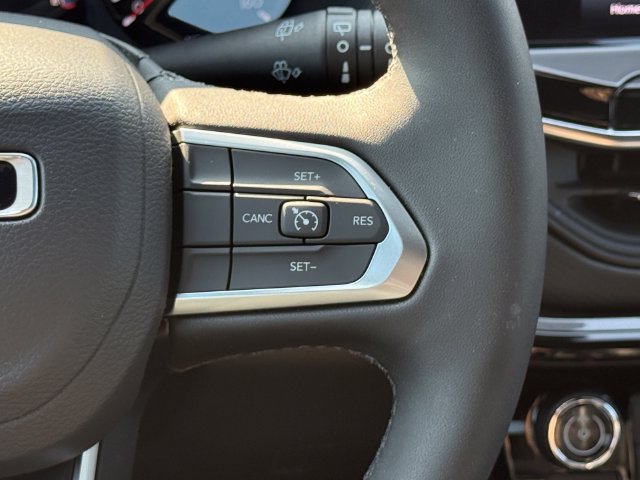 Used 2026 Jeep Compass Latitude AWD/4WD image 29