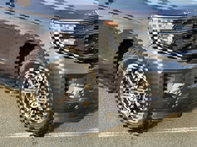 Certified 2025 Ford Expedition Active image 9