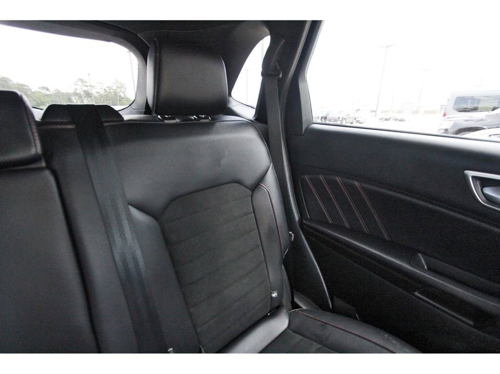 Certified 2023 Ford Edge ST-Line AWD/4WD image 13