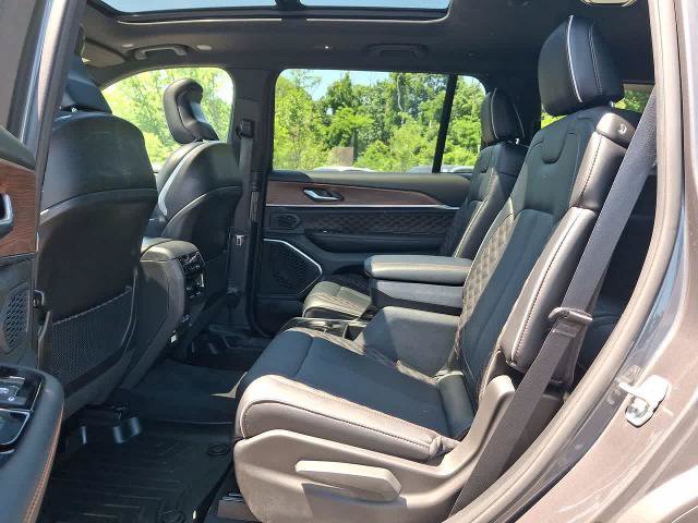Used 2024 Jeep Grand Cherokee L Summit w/ Advanced Protech Group IV AWD/4WD image 26