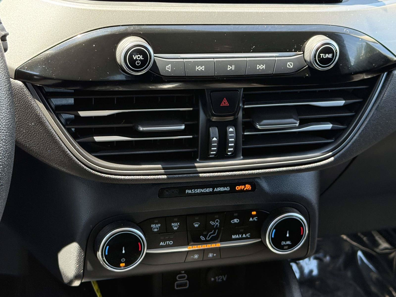 Certified 2025 Ford Escape Active AWD/4WD image 9