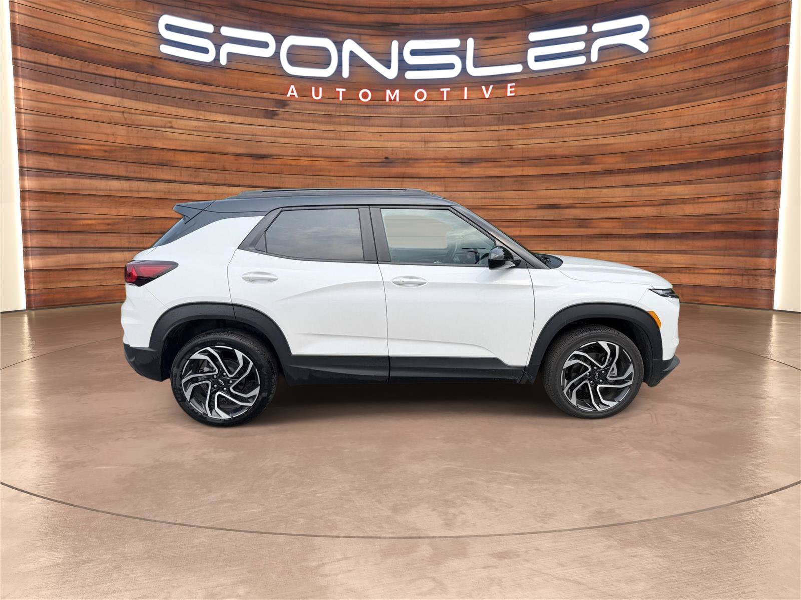 Used 2025 Chevrolet TrailBlazer RS w/ Convenience Package AWD/4WD image 8