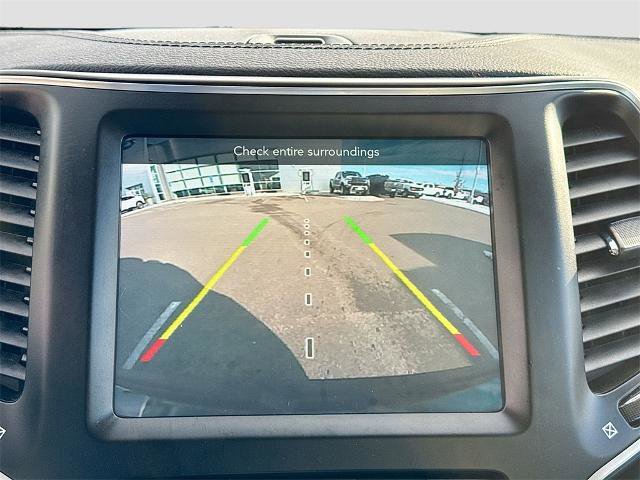 Used 2022 Jeep Cherokee Latitude Lux w/ Sun & Sound Group image 11