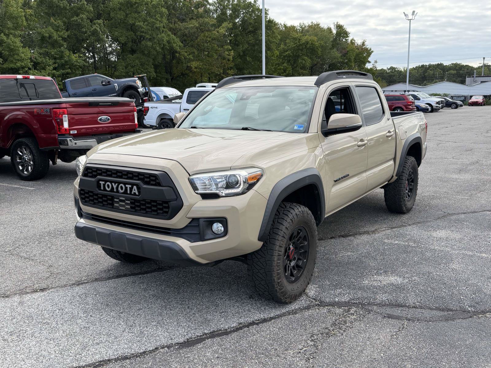 Used 2019 Toyota Tacoma TRD Off-Road RWD image 5