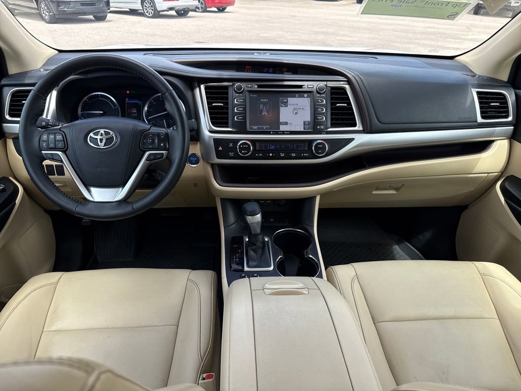 Used 2019 Toyota Highlander XLE AWD/4WD image 9