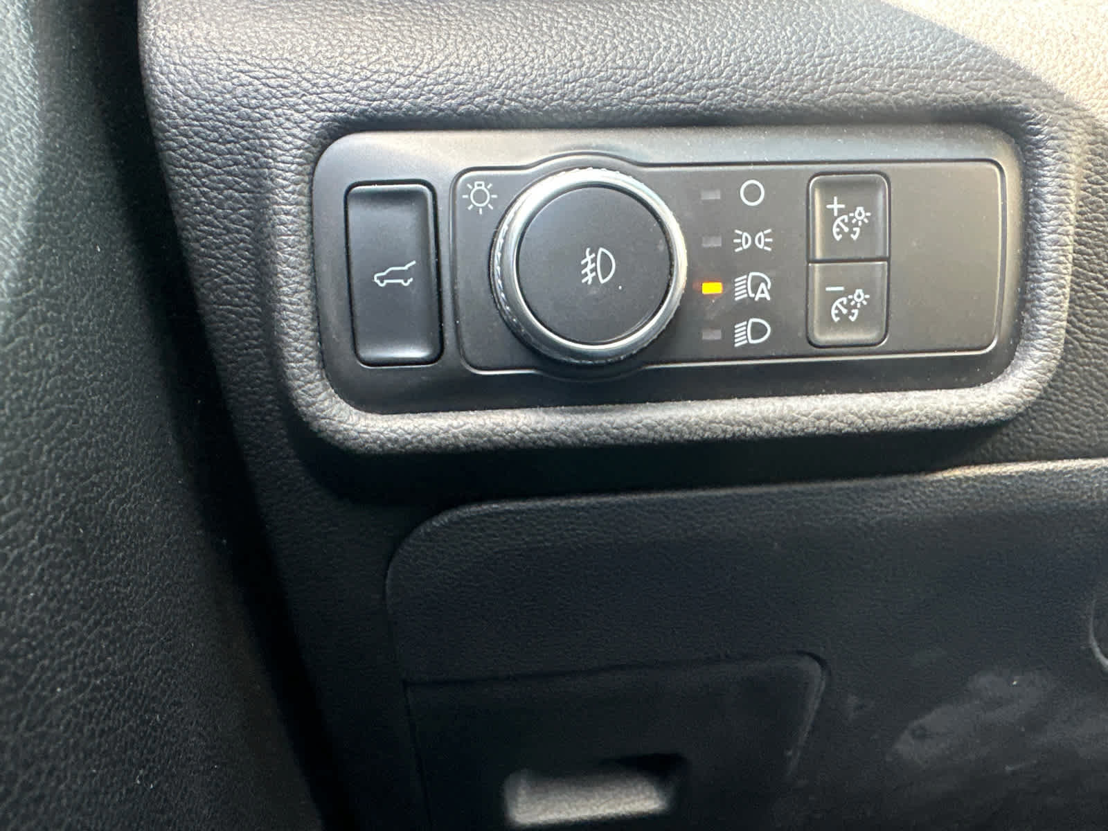 Certified 2020 Ford Explorer XLT w/ Equipment Group 202A image 24