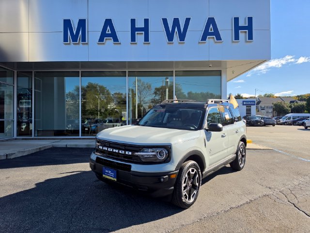 Certified 2023 Ford Bronco Sport Outer Banks AWD/4WD image 2