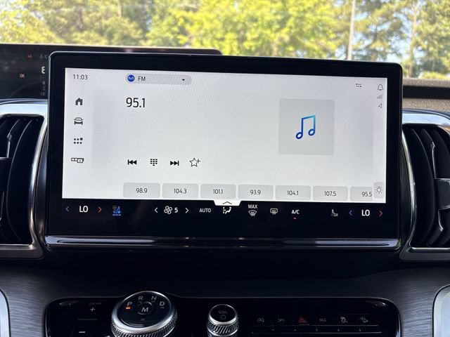 Certified 2025 Ford Expedition Platinum AWD/4WD image 16