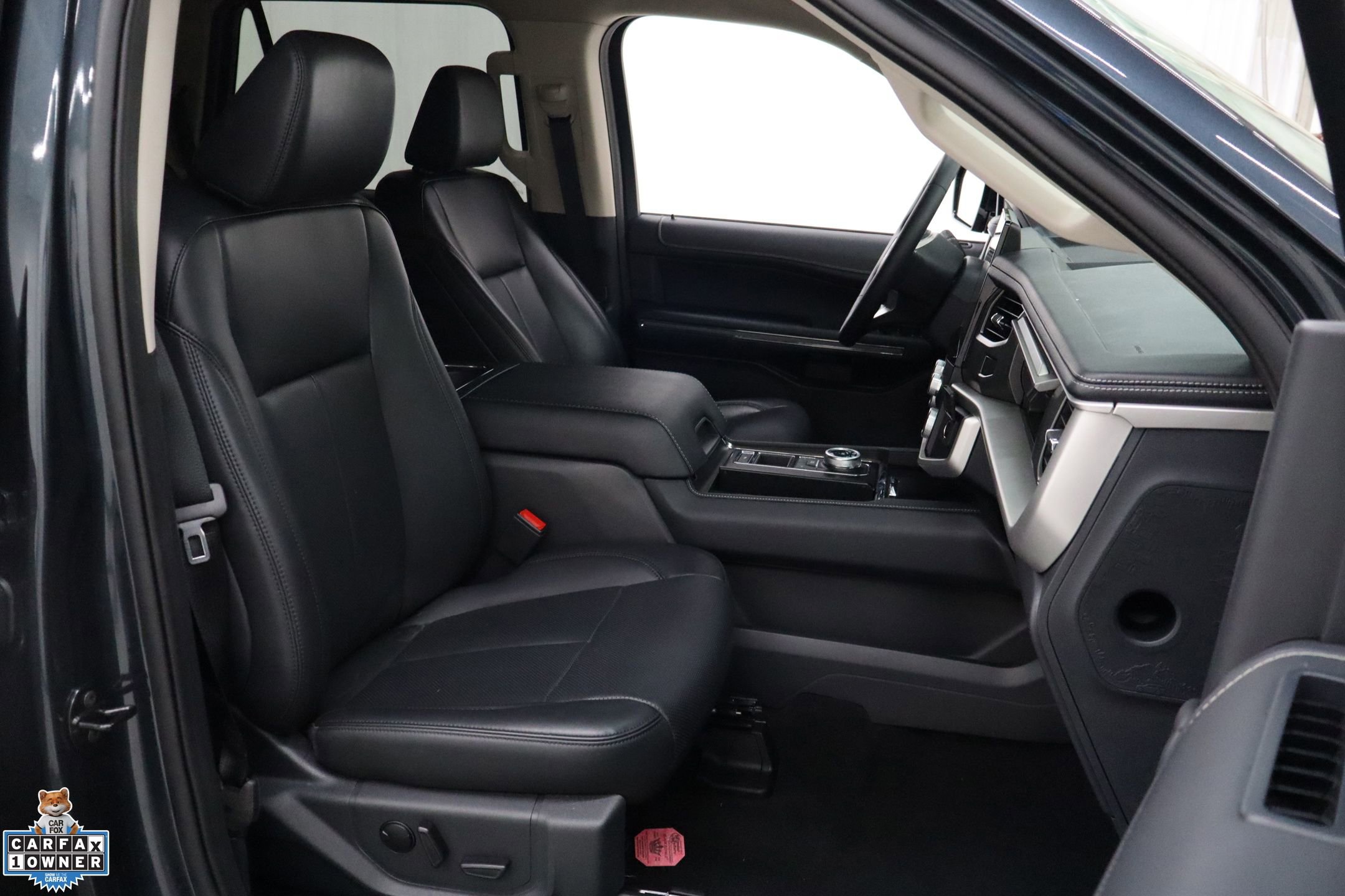 Certified 2024 Ford Expedition XLT image 30