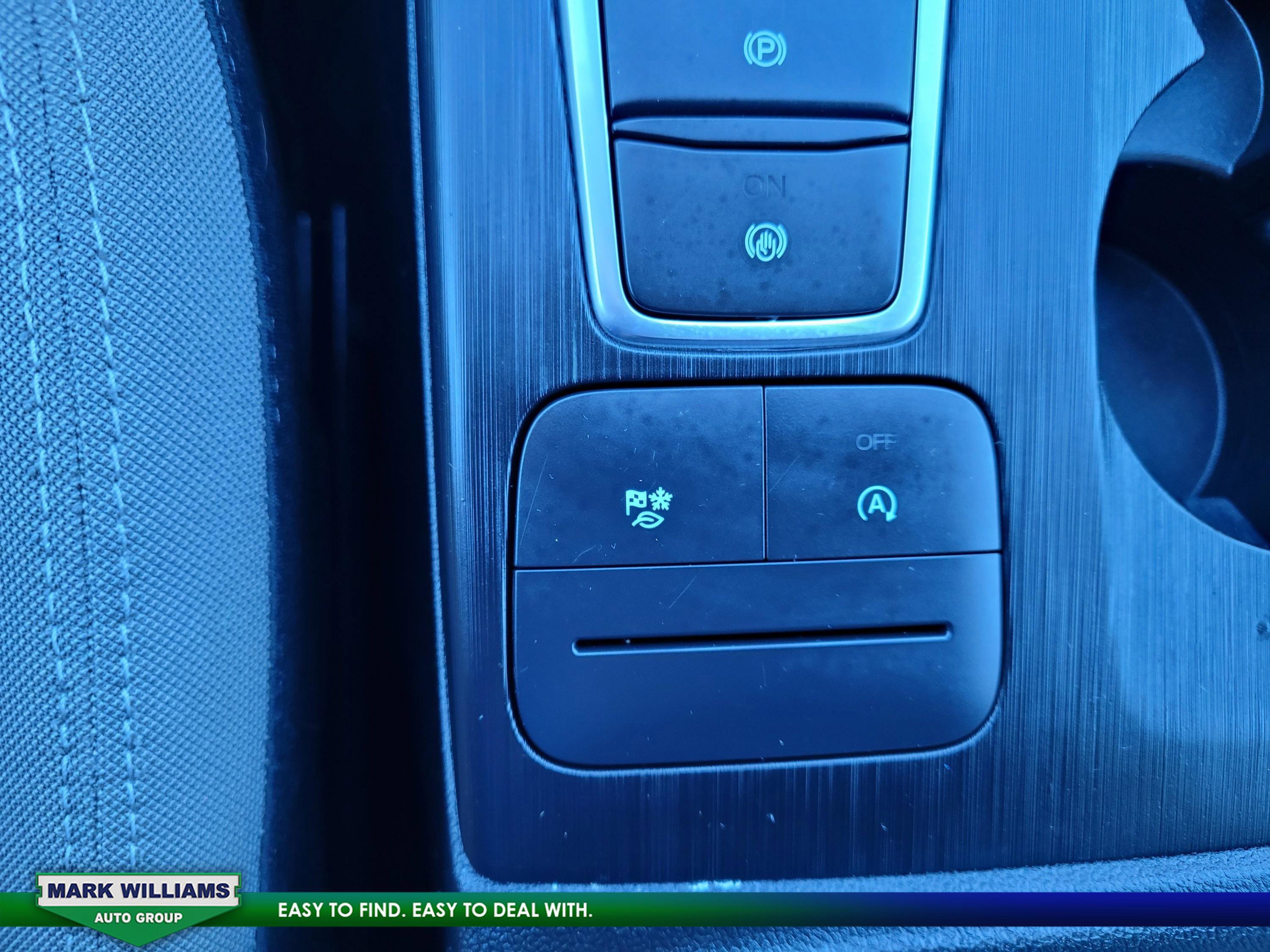 Certified 2022 Ford Escape SE w/ SE Sport Appearance Package image 28