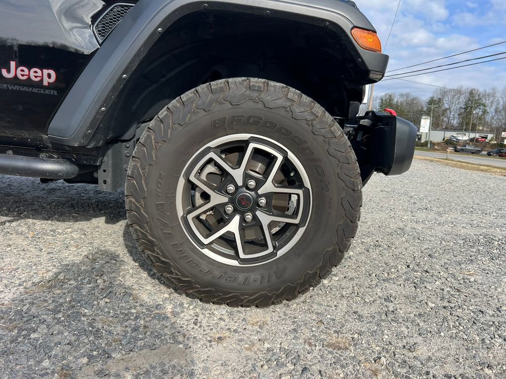 Used 2024 Jeep Wrangler Unlimited Rubicon w/ Technology Group image 11