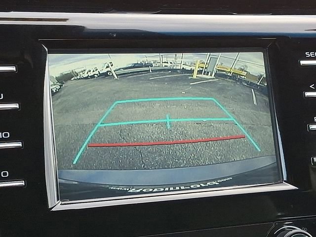 Used 2018 Toyota Camry SE image 17