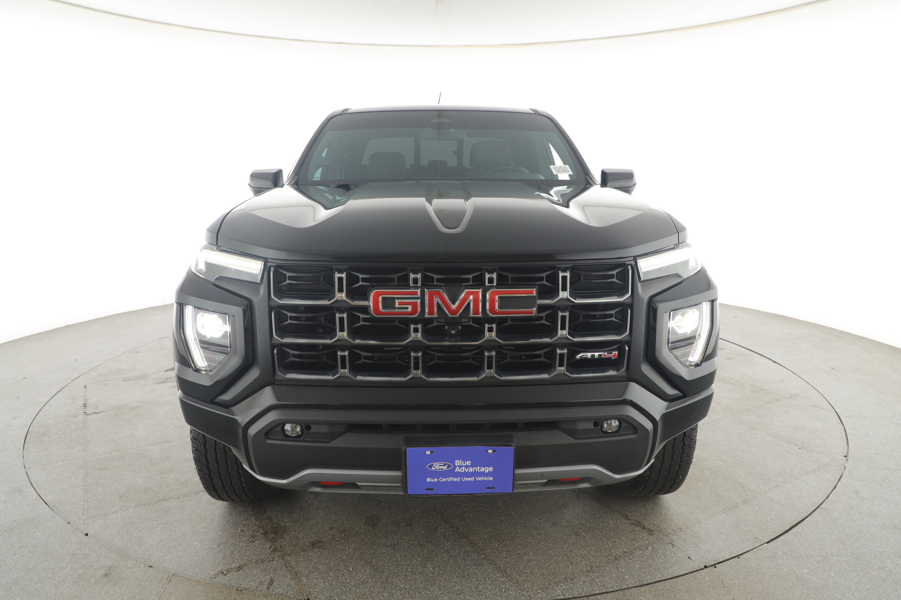Used 2023 GMC Canyon AT4 w/ Technology Package image 4