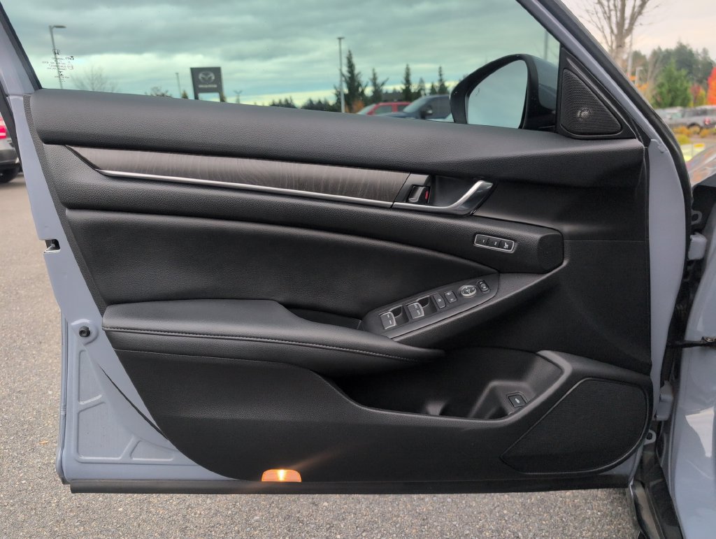 Used 2022 Honda Accord Touring image 16