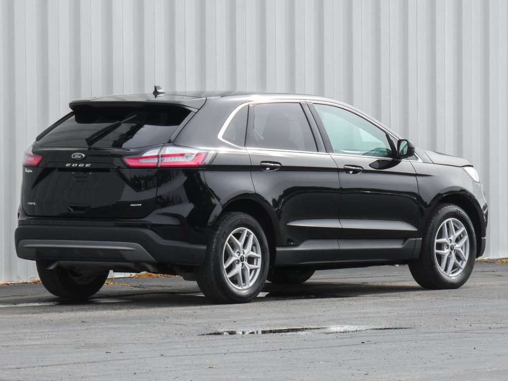 Certified 2024 Ford Edge SEL w/ Convenience Package AWD/4WD image 3