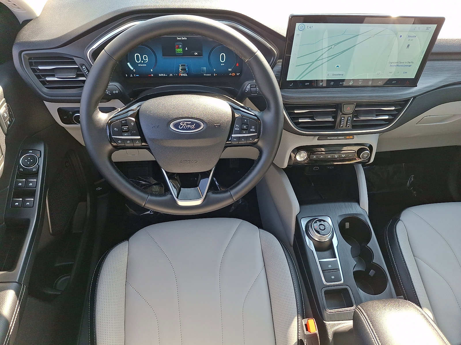 Certified 2025 Ford Escape Platinum w/ Premium Technology Package image 11