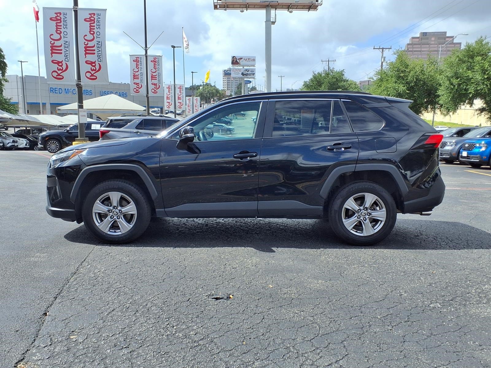 Used 2024 Toyota RAV4 XLE FWD image 9