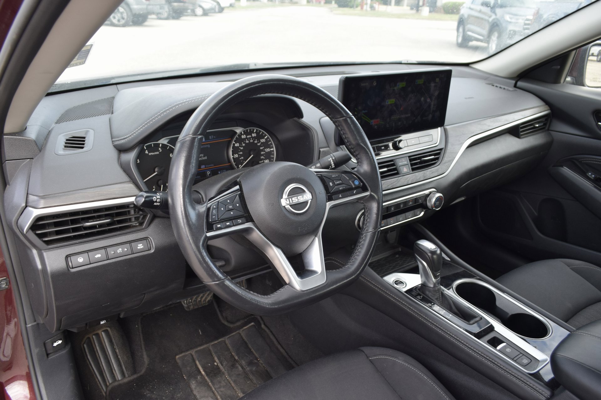 Used 2023 Nissan Altima 2.5 SV w/ SV Premium Package image 19