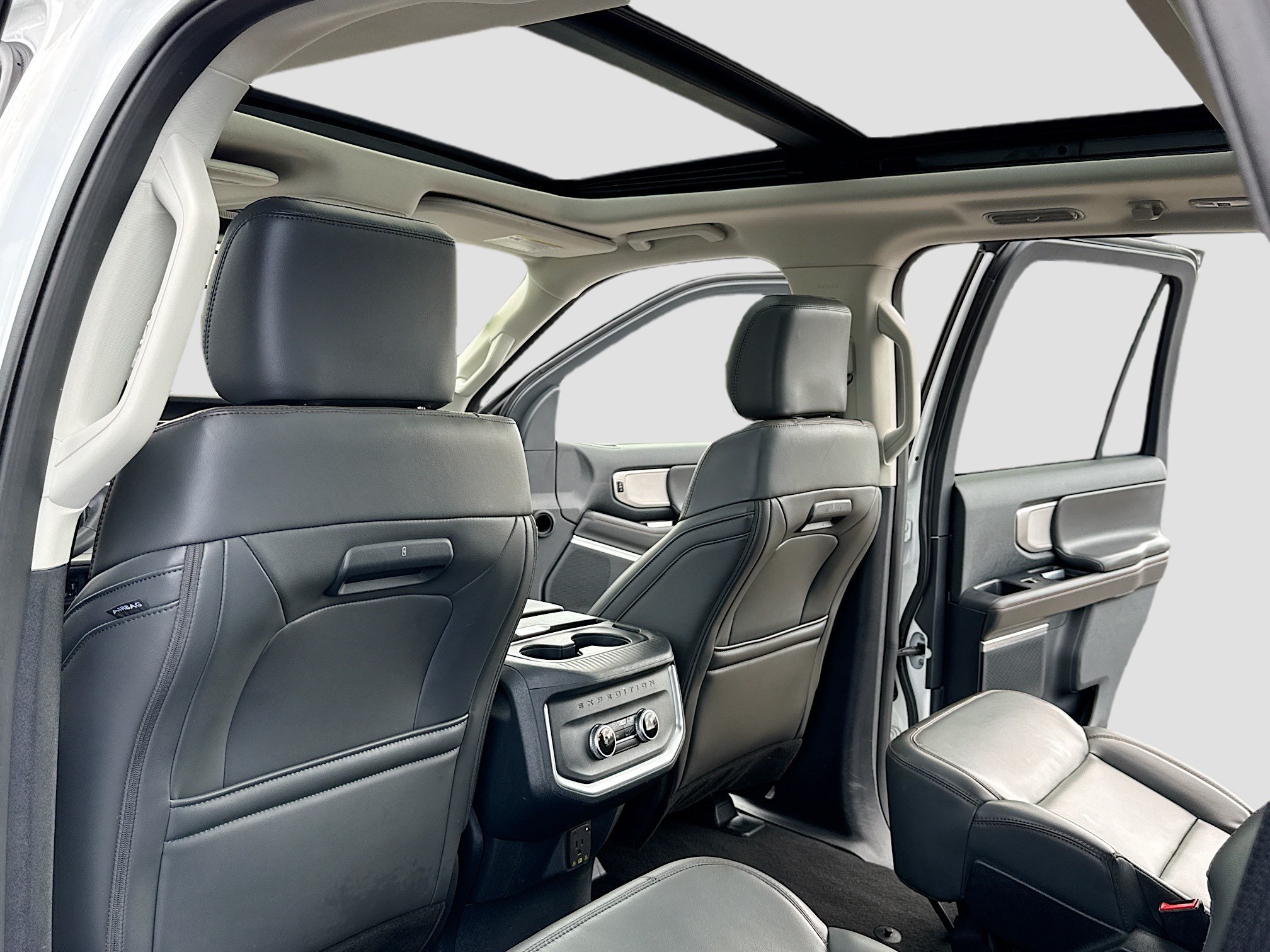 Certified 2025 Ford Expedition Active AWD/4WD image 6