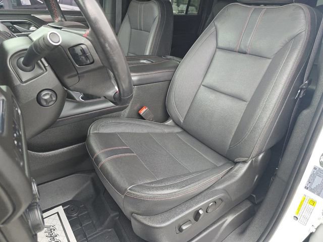Used 2022 Chevrolet Suburban RST w/ Luxury Package AWD/4WD image 25
