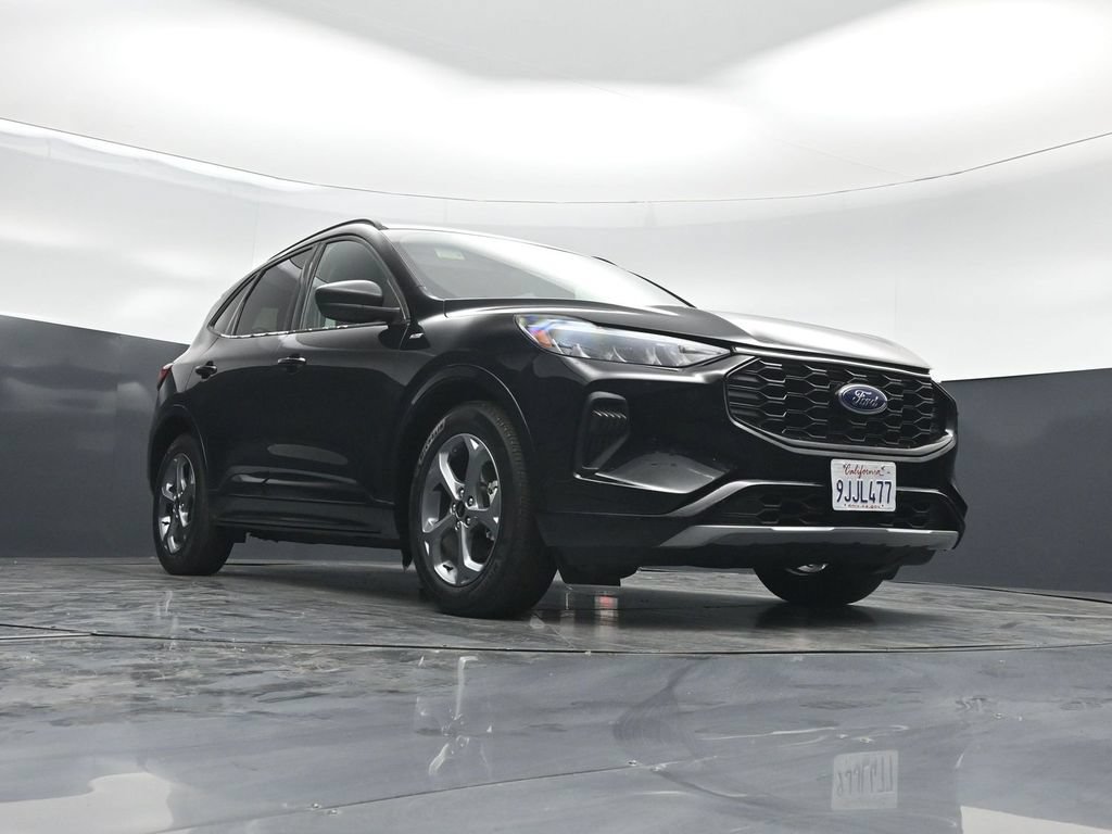 Certified 2023 Ford Escape ST-Line w/ Tech Pack #1 FWD image 40