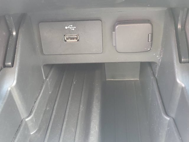 Certified 2018 Ford Explorer XLT FWD image 28