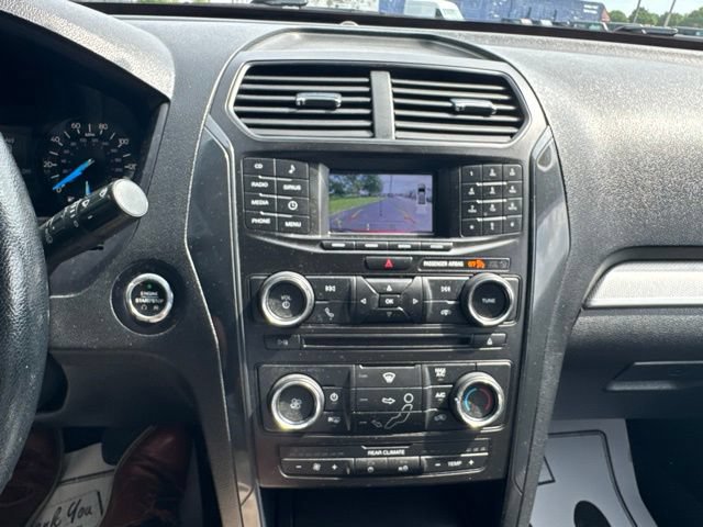 Certified 2017 Ford Explorer XLT FWD image 23