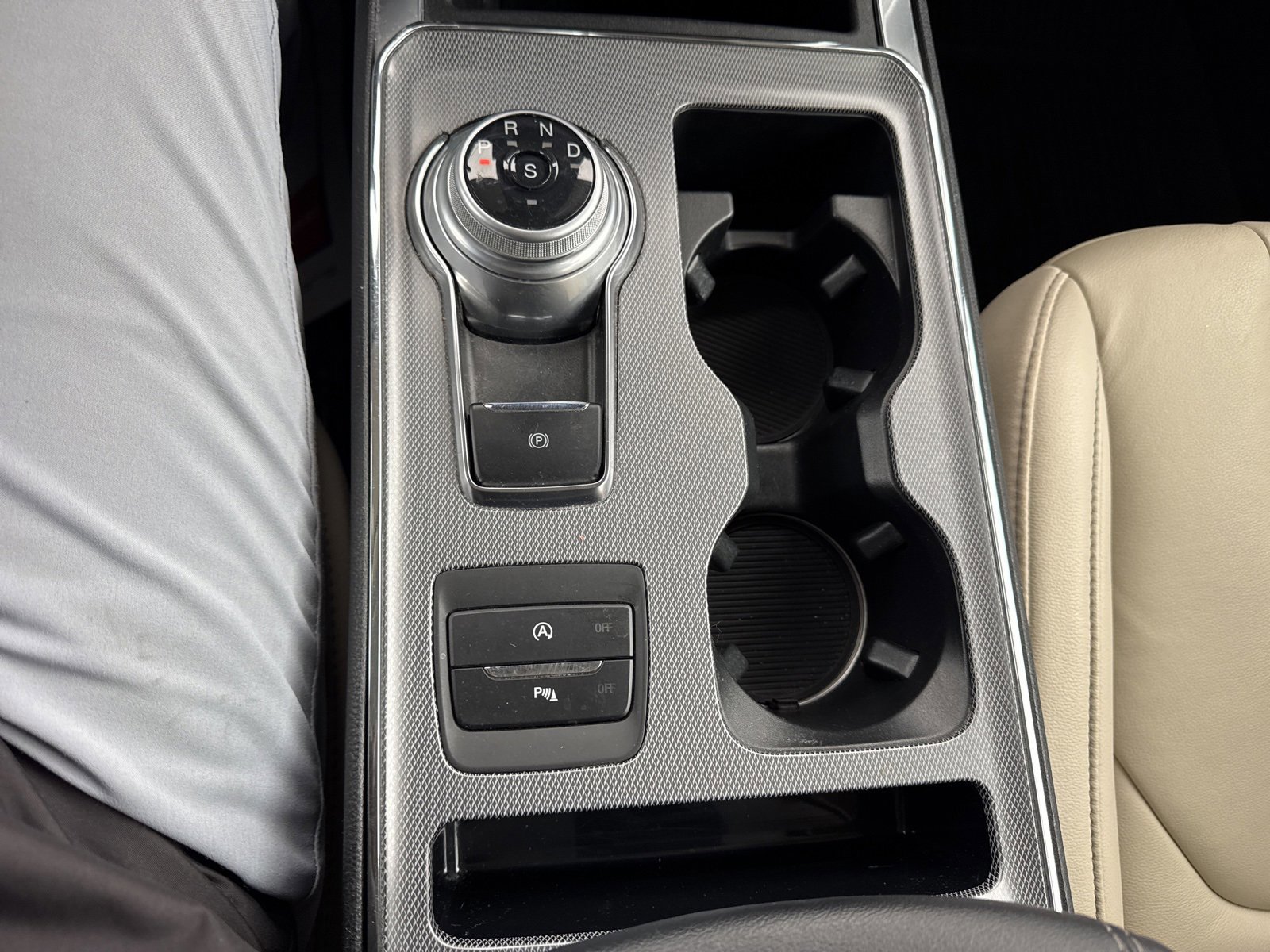 Certified 2021 Ford Edge Titanium image 34